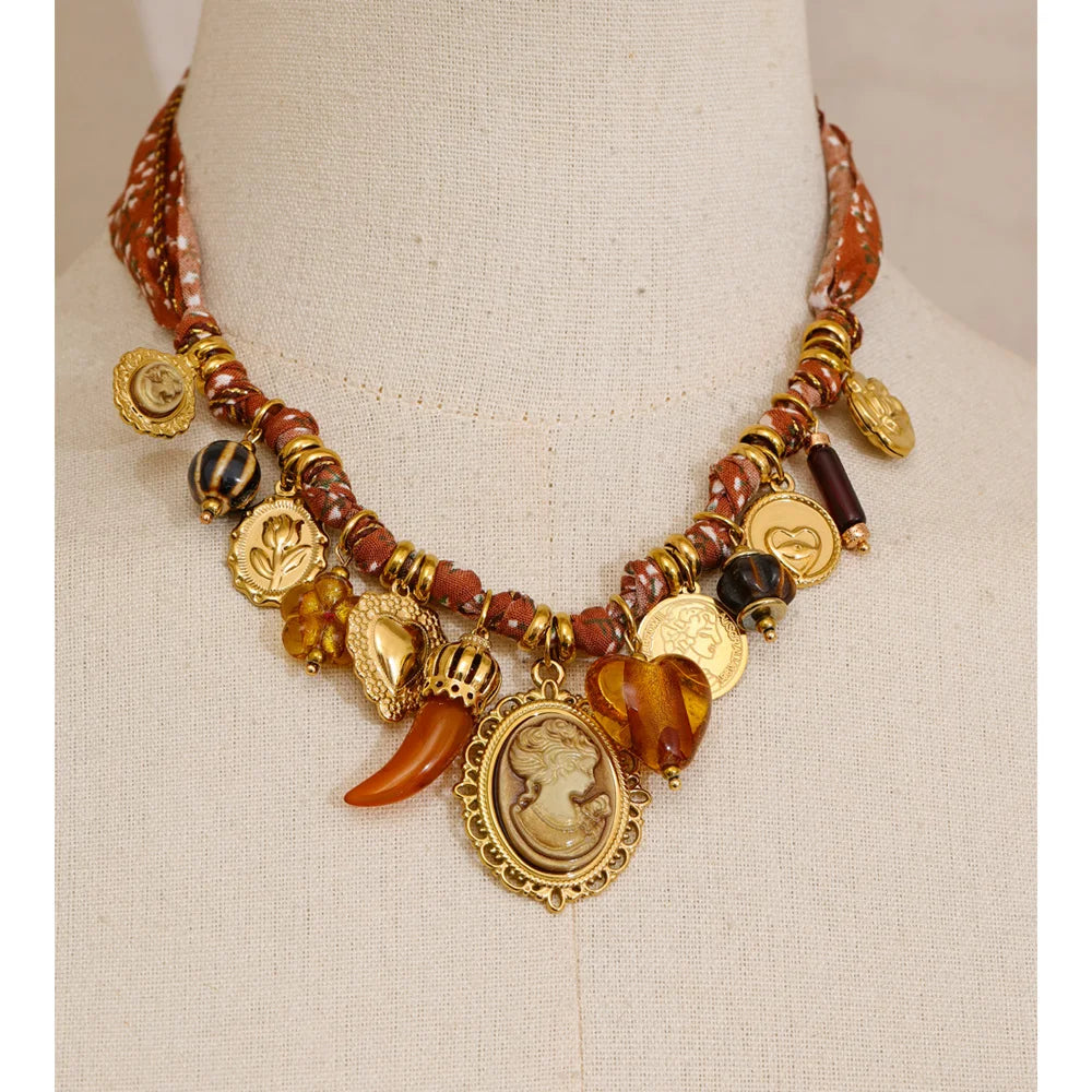 Collar Giovanni con forma de corazón diseño exclusivo