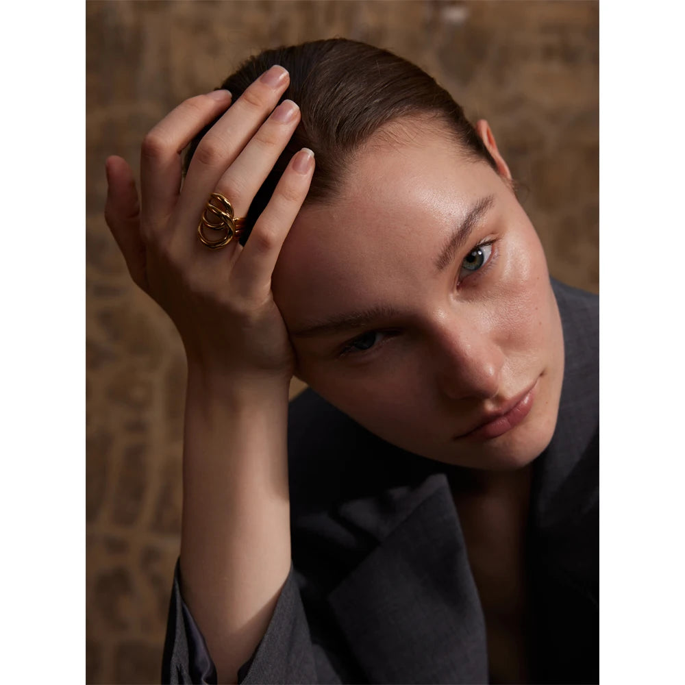 Anillo Agarte de acero inoxidable con diseño único