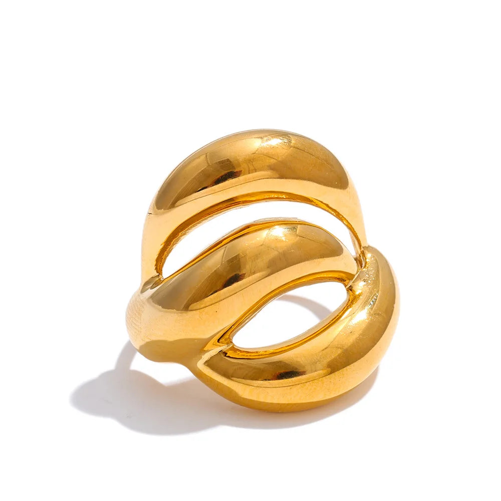 Anillo Wanda elegante con capas