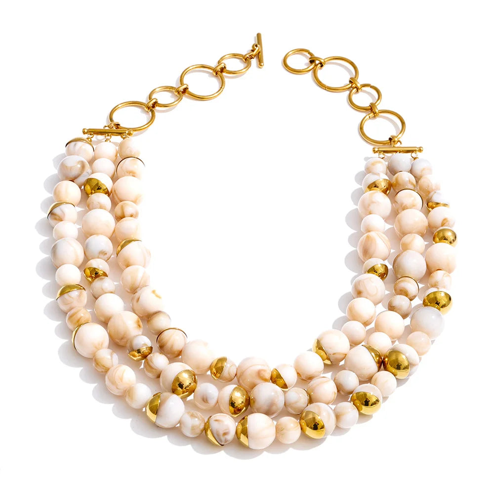 Collar artesanal con cuentas en capas