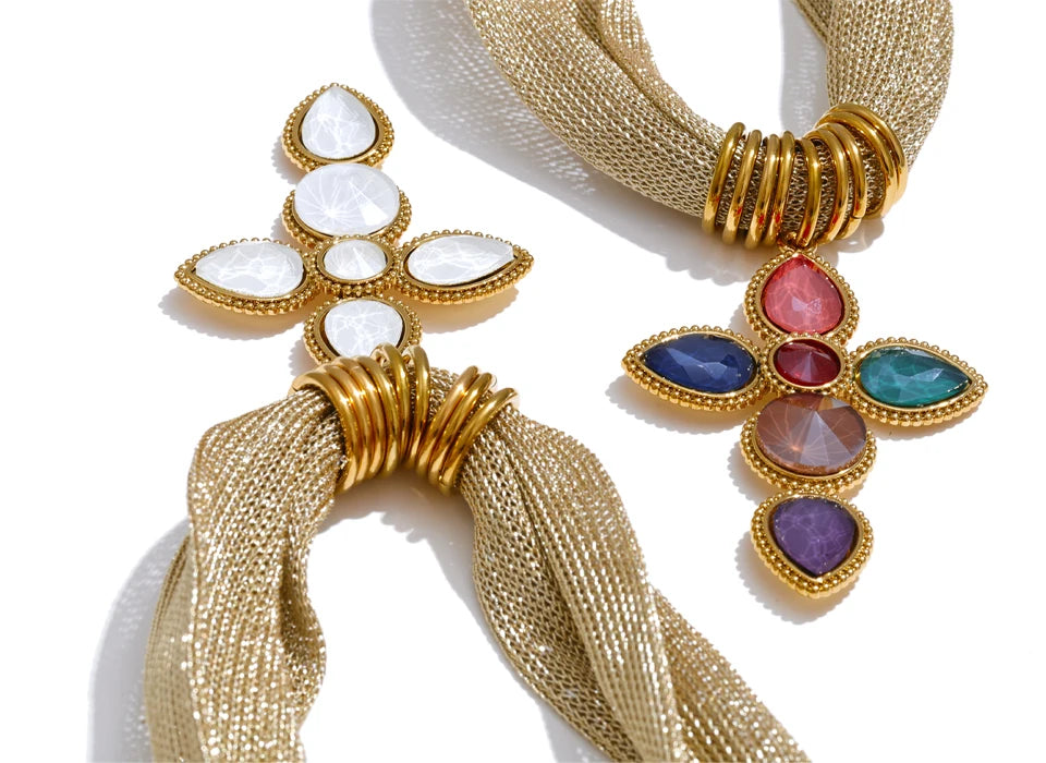 Collar de cruz de cristal brillante