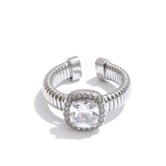 Anillo Pau ajustable chapado en oro PVD de 18 quilates