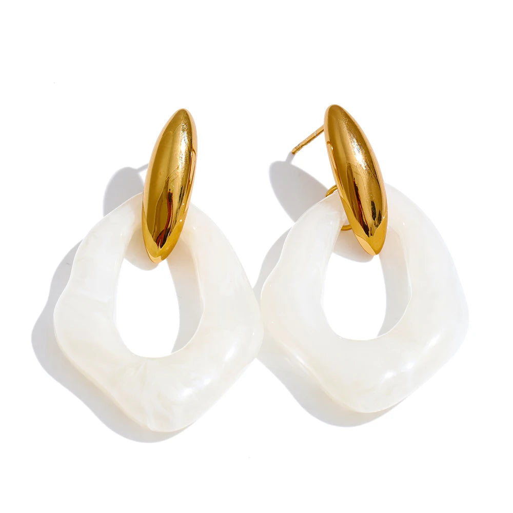 Pendientes Estefanía de resina chapado en oro de 18 quilates