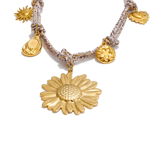 Collar con colgante de flor de girasol trenzada