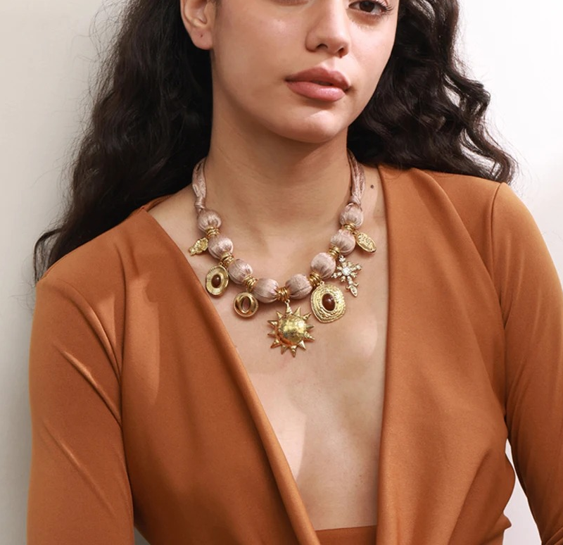 Collar Cris de acero inoxidable de alta calidad