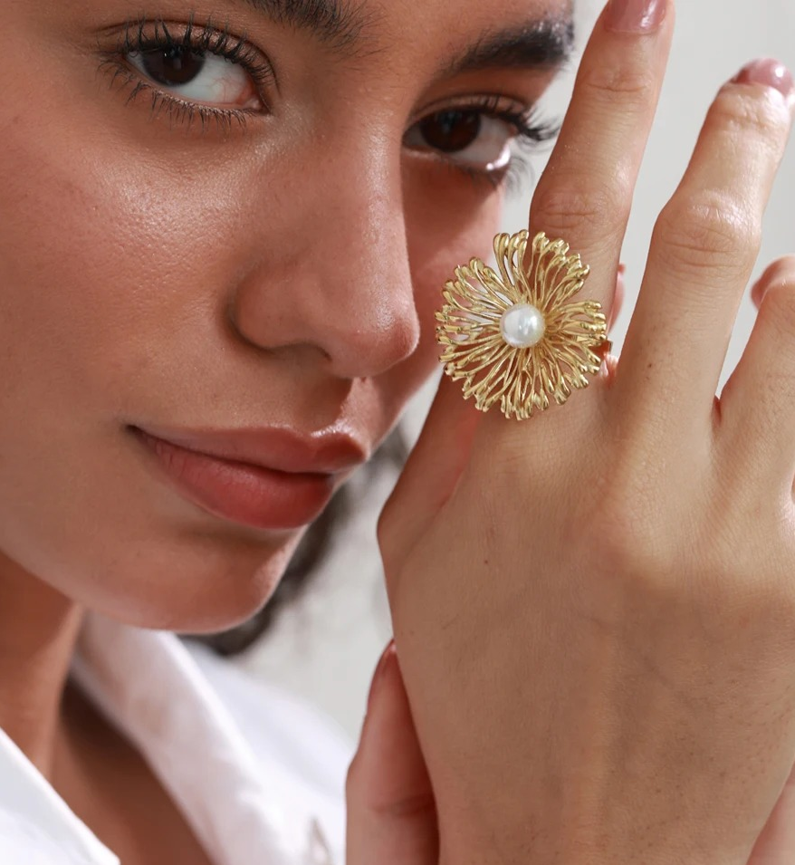 Anillo Nuria ajustable de acero inoxidable con perla