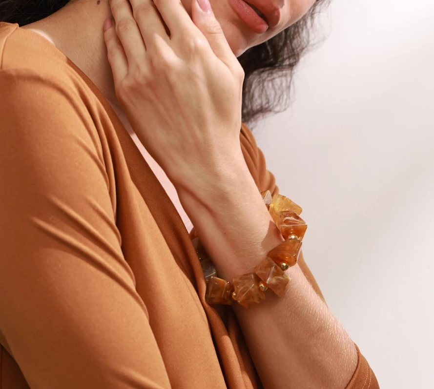Pulsera grande de resina ámbar