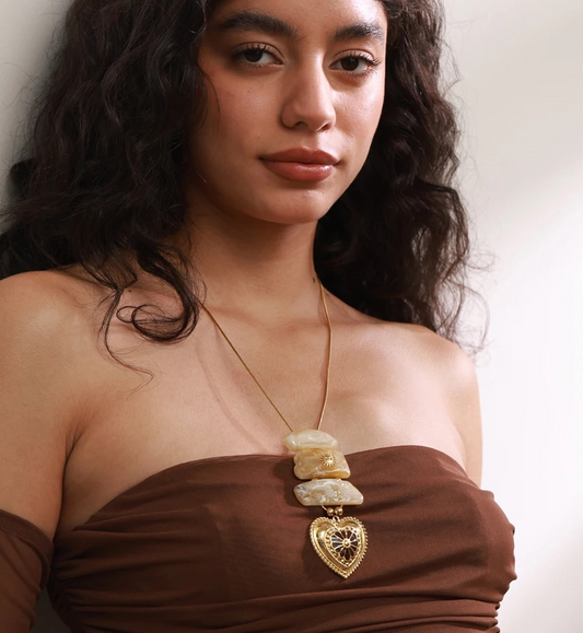 Collar Dorado de resina exclusivo Marbber